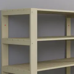 En beige hylla med tre hyllplan, perfekt för att bygga förvaring i hemmet.
