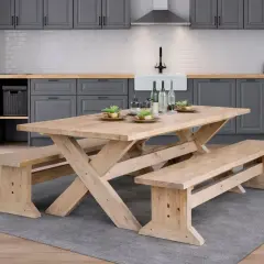 Rustikt matbord i trä med bänkar, perfekt för dig som vill bygga eget matbord. Köksinredning i grått.
