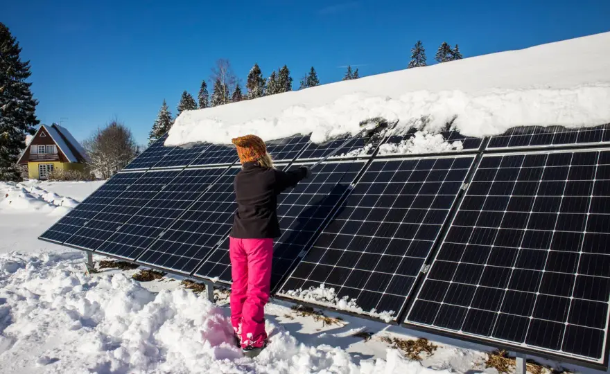 Solceller på vintern - Så fungerar de i Sverige