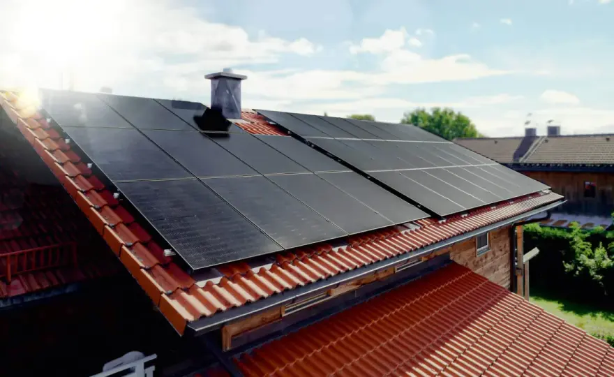 Solceller på tegeltak - Så lyckas du med installationen